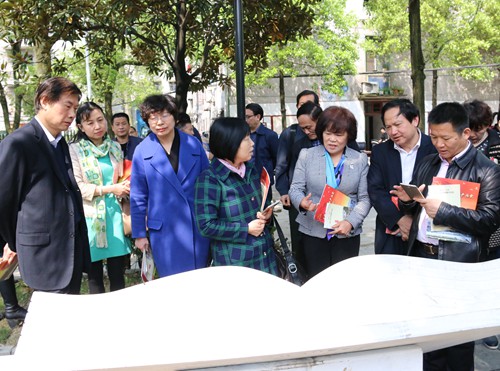 調(diào)研組一行調(diào)研君子文化園.JPG